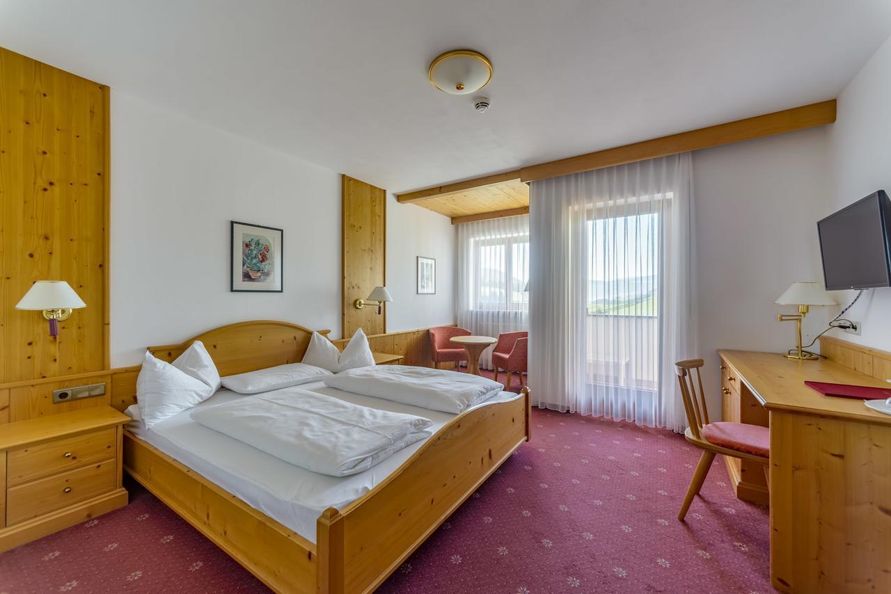 Double Room with Balcony,653447847:JPEG