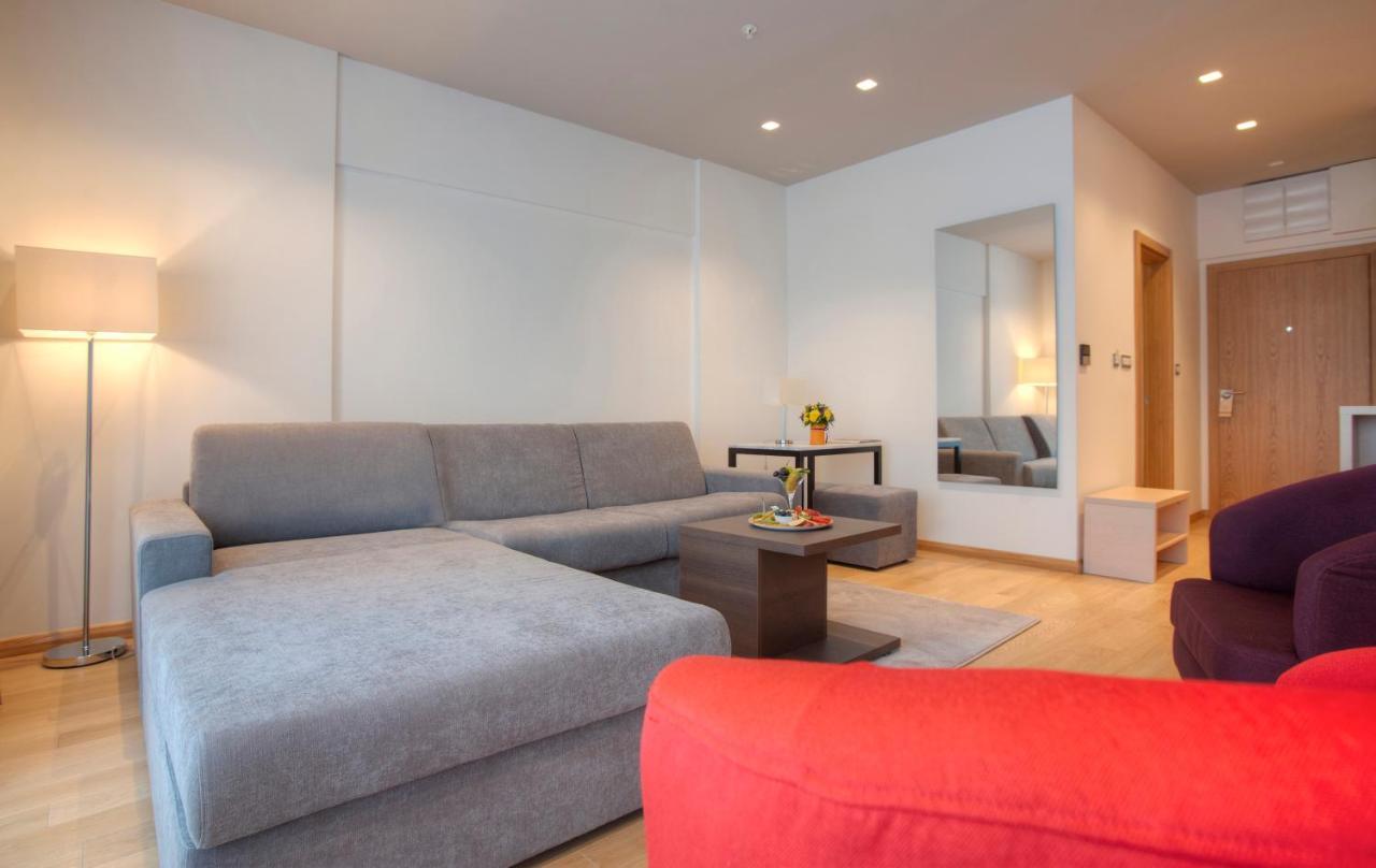 One-Bedroom Apartment,696287592:JPEG