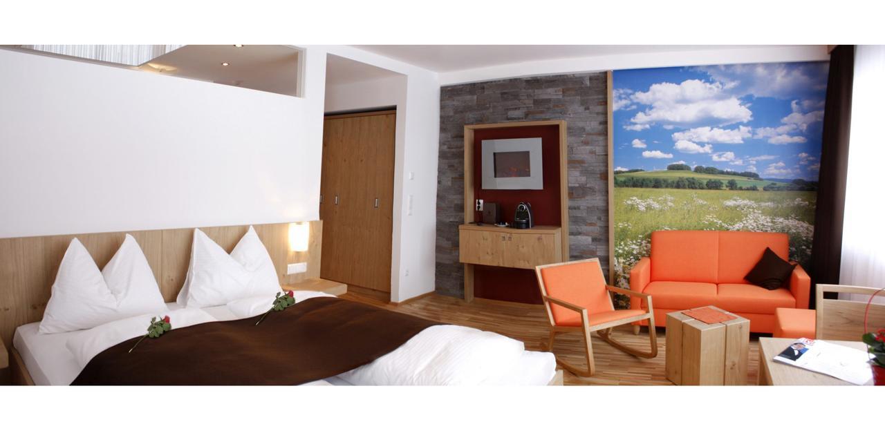 Deluxe Double Room Shower