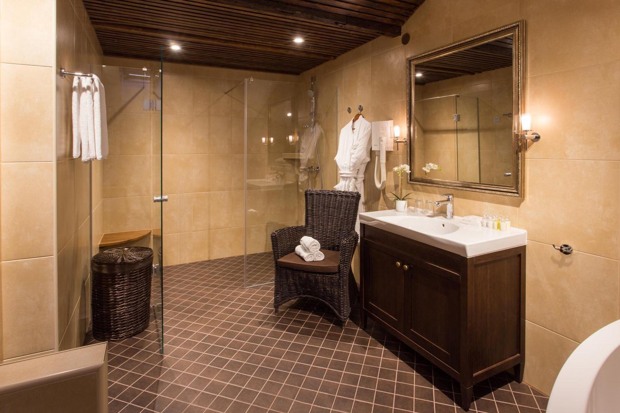 Deluxe Junior Suite Zen mit Whirlpool-Badewanne
