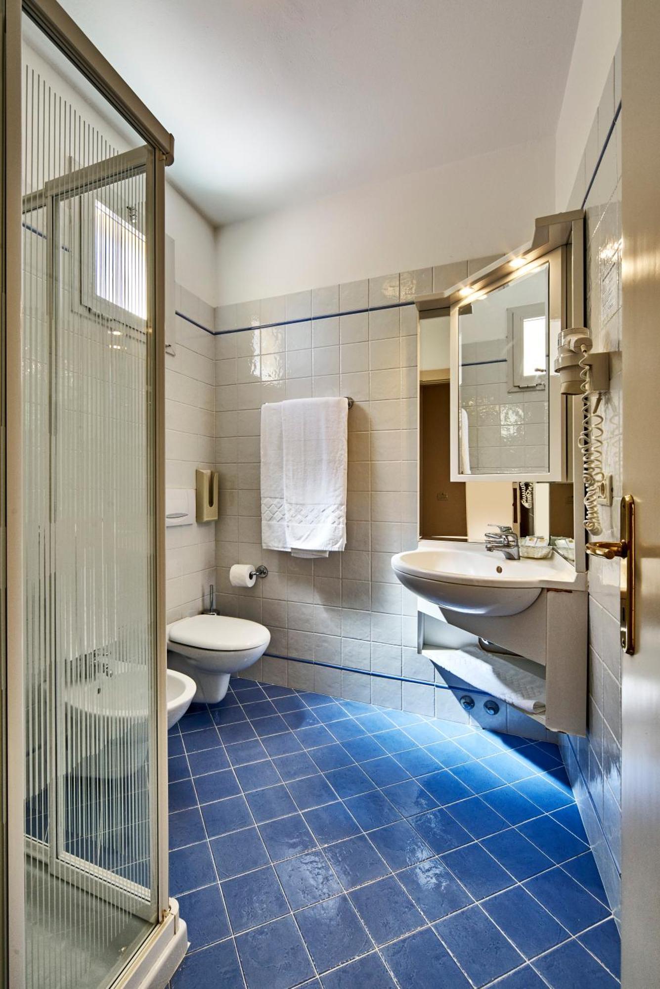 Quadruple Room with Balcony,1007212912:JPEG