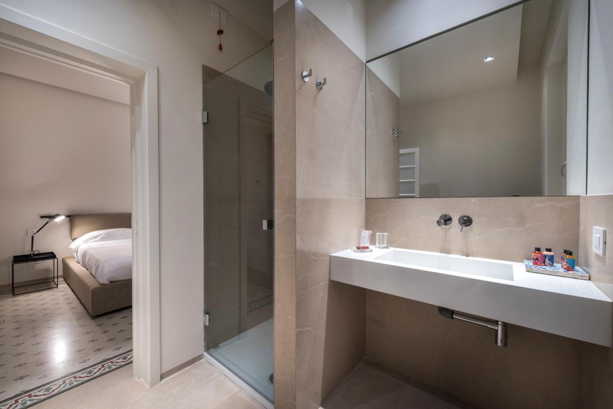 Deluxe Double Room with Extra Bed,710576788:JPEG