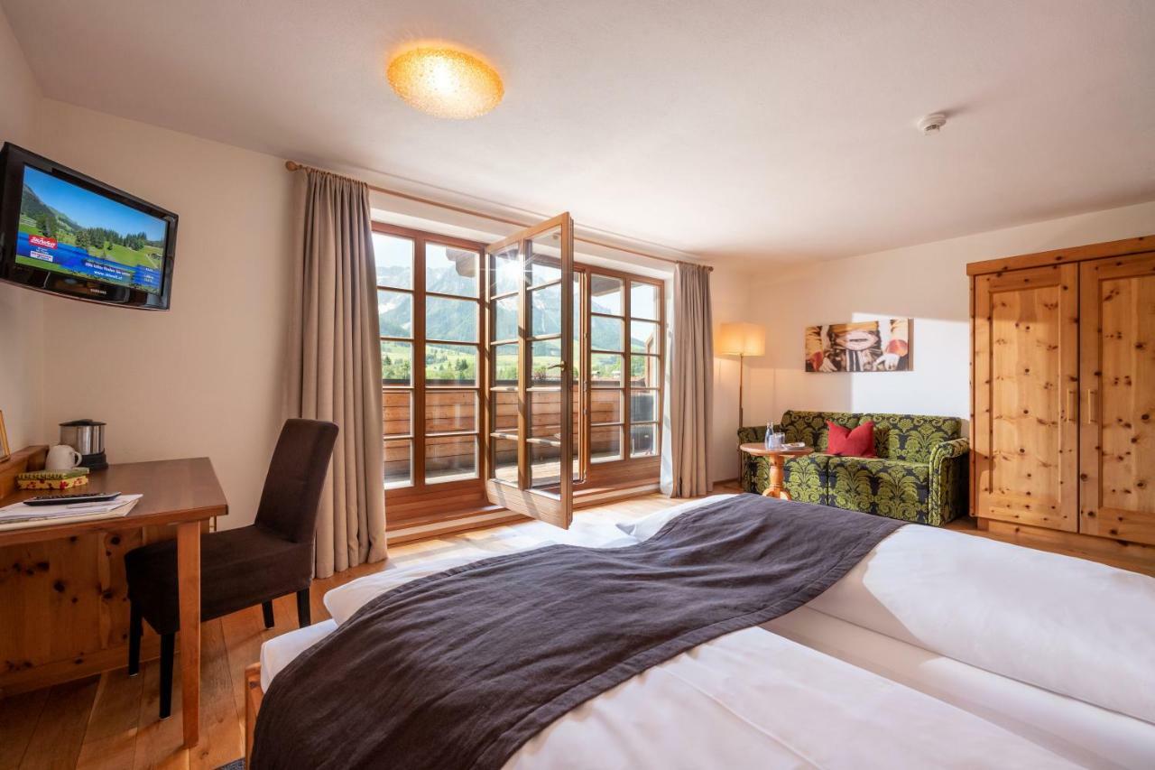 Deluxe Double Room with Balcony and Garden View,828276047:JPEG