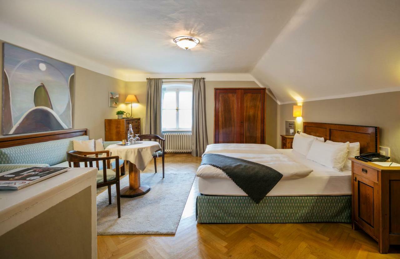 Double Room with Lake View,894275059:JPEG