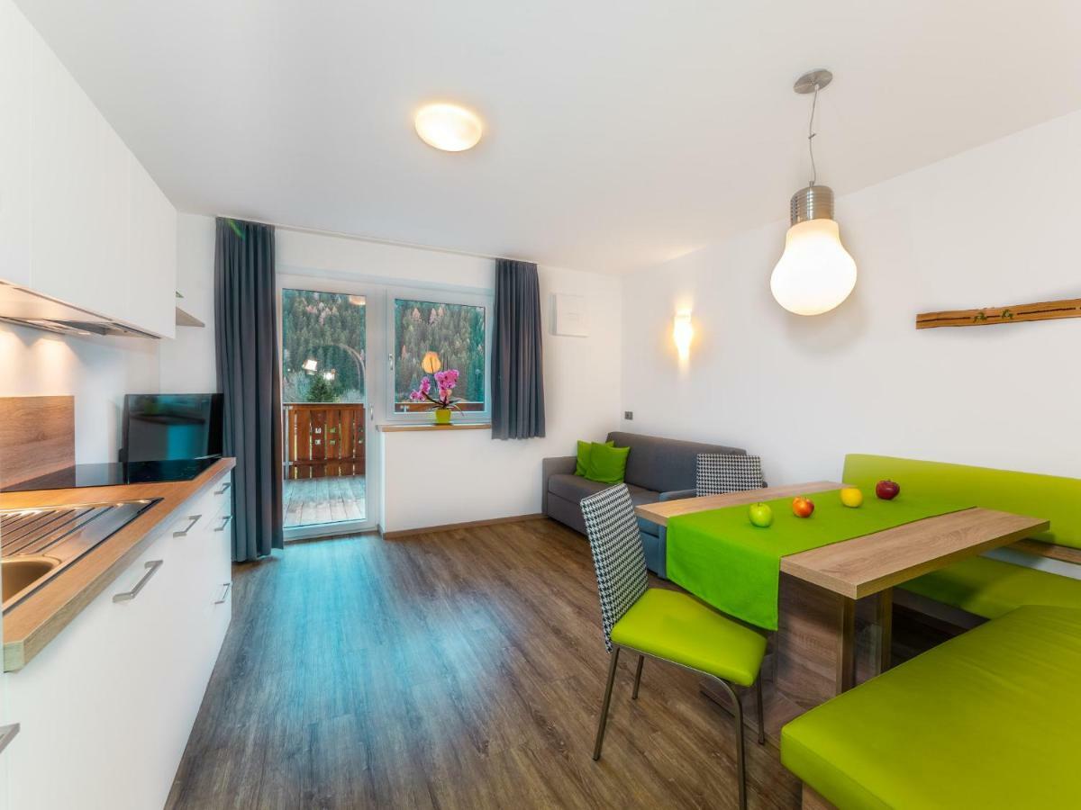 Two-Bedroom Apartment,920975512:JPEG