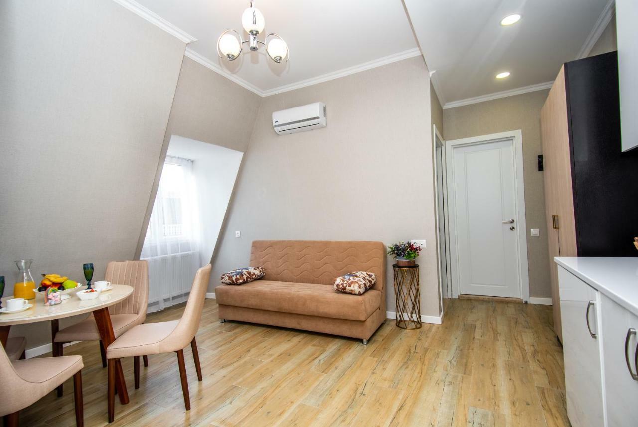 Two-Bedroom Apartment,909041428:JPEG