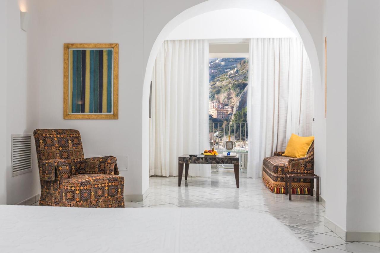 Suite,1209310387:JPEG