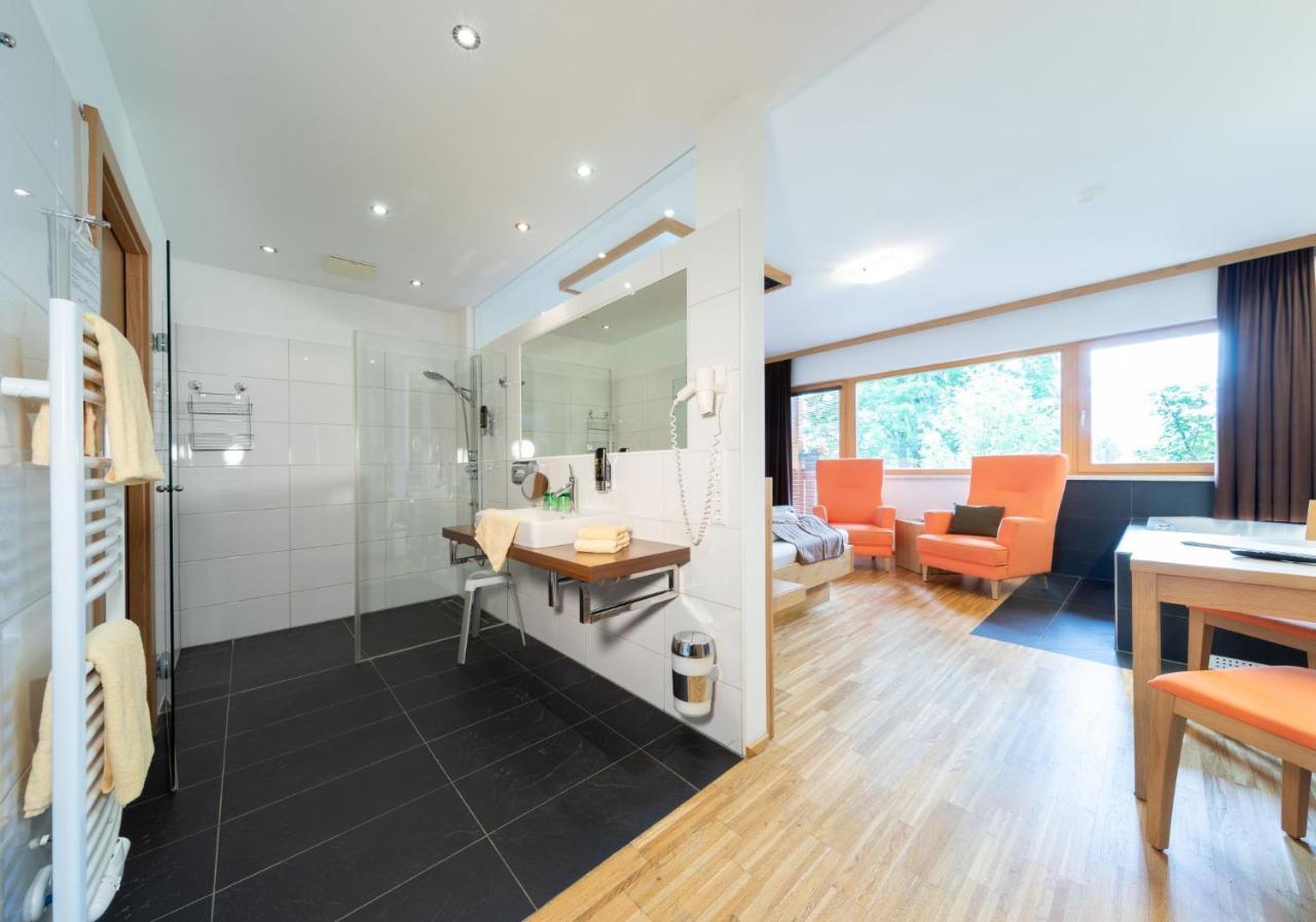 Deluxe Double Room Bath