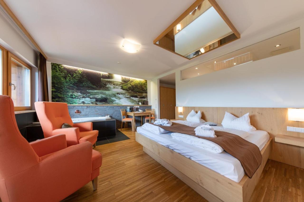 Deluxe Double Room Bath