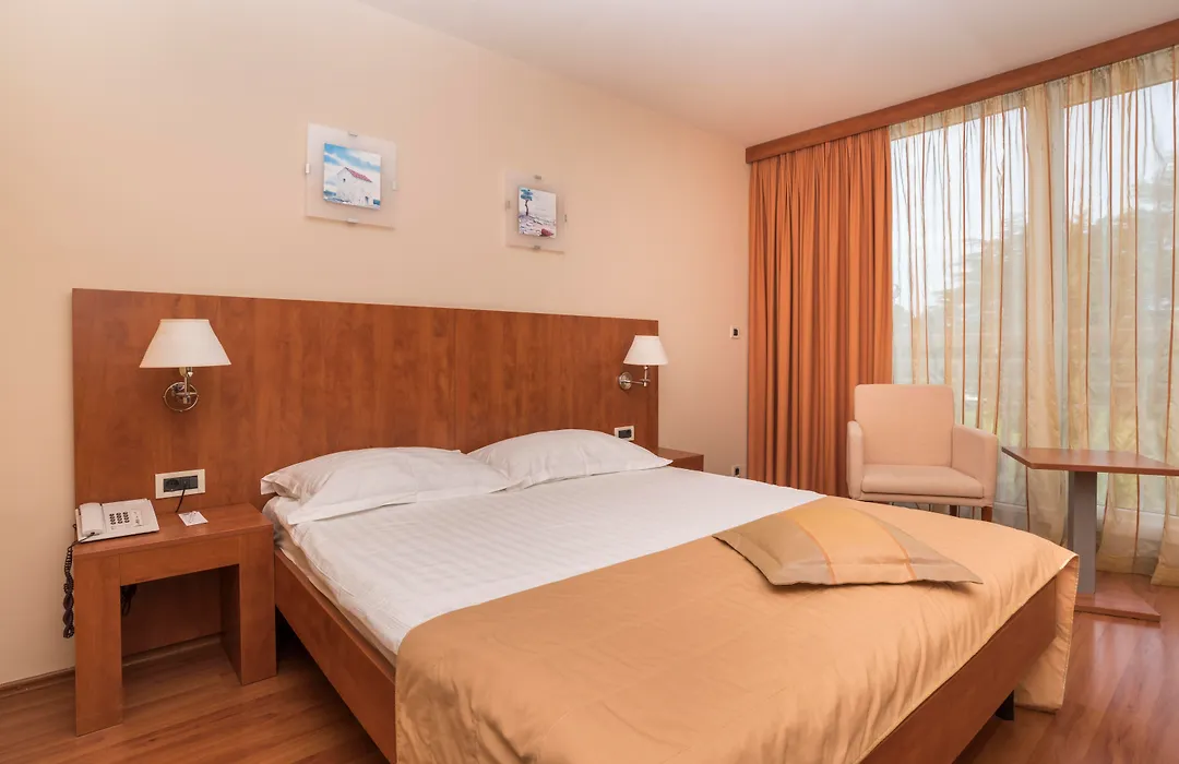 Hotel Umag Plava Laguna-1