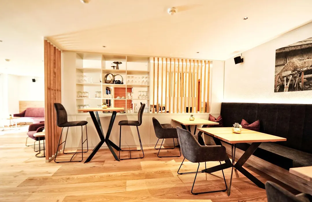 Hotel Roeck Garni-1