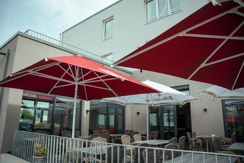 Hotel Central Vis A Vis-1