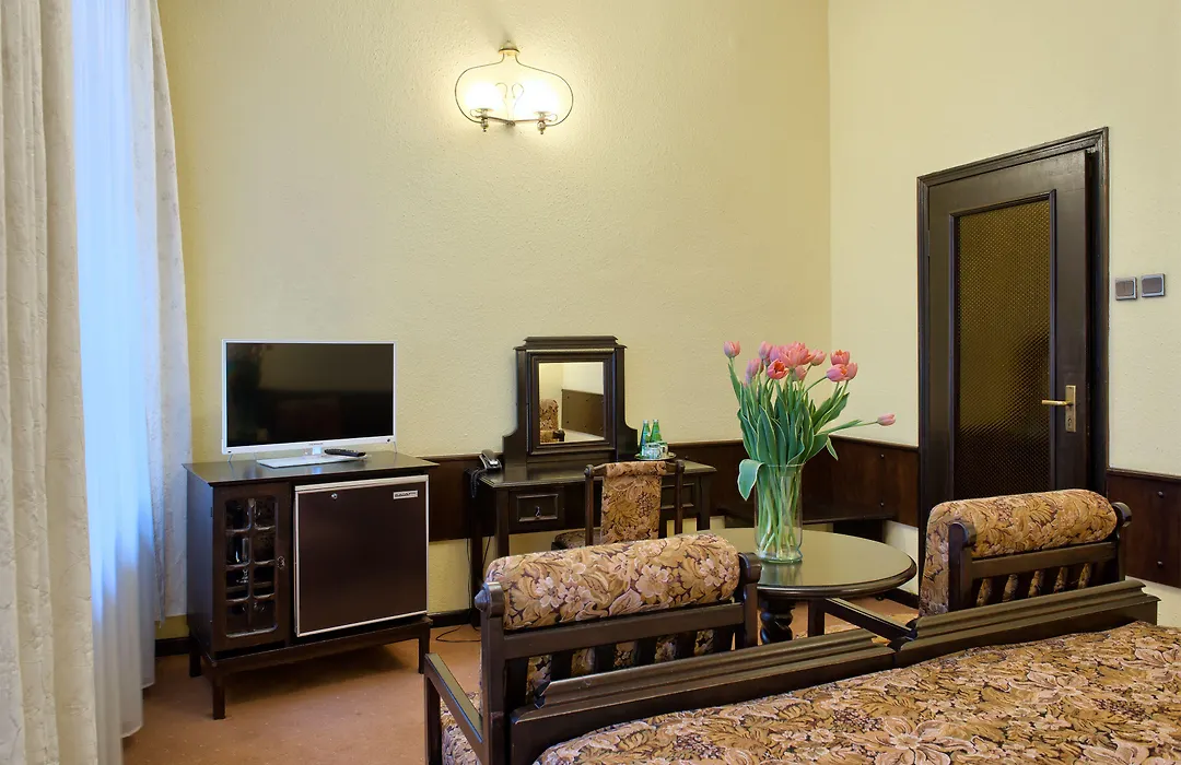 Hotel Dwor Polski-1