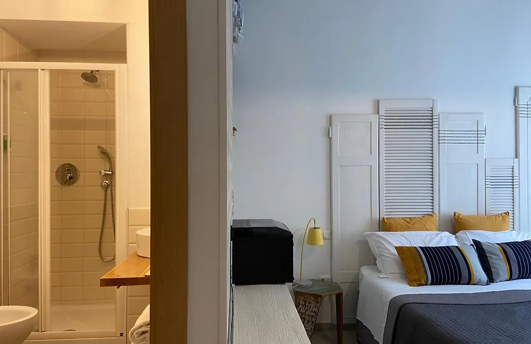 Room Of Arts-1