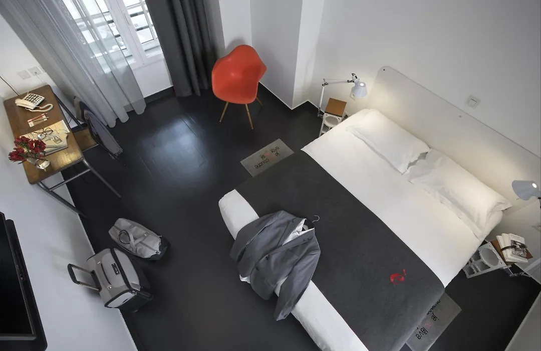 College Hotel-1
