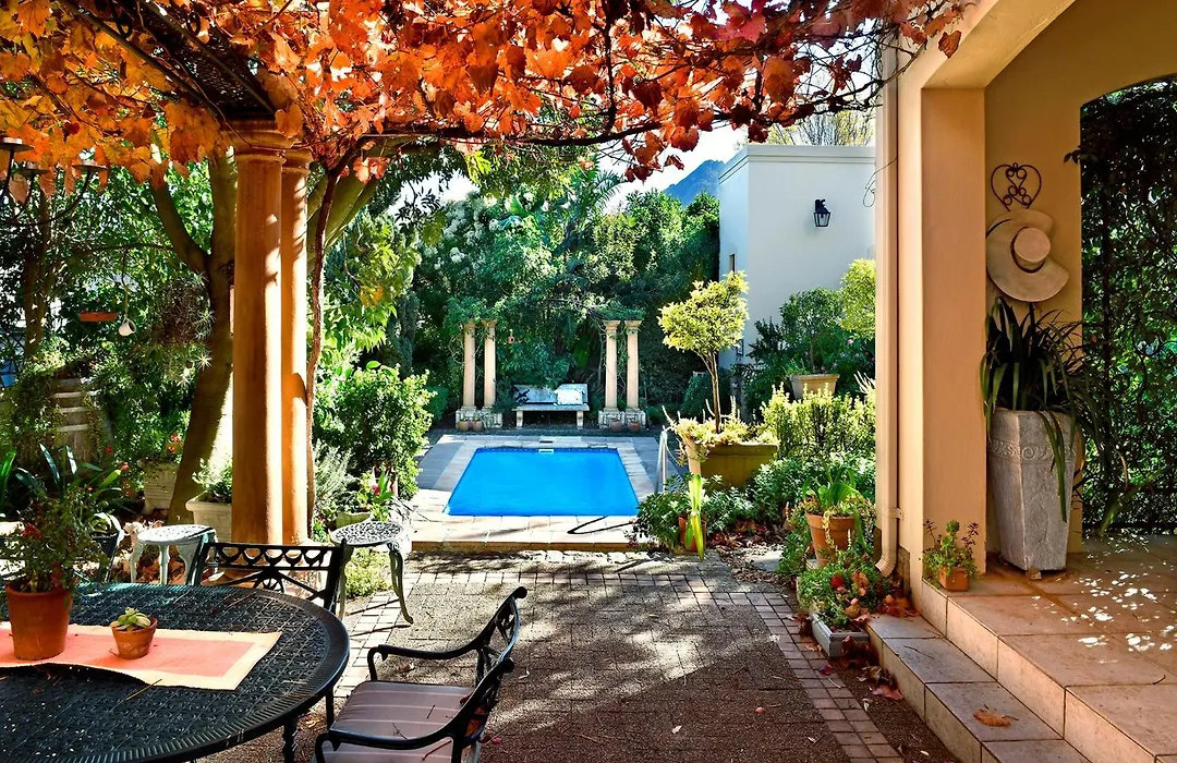 Petit Plaisir Cottage-1