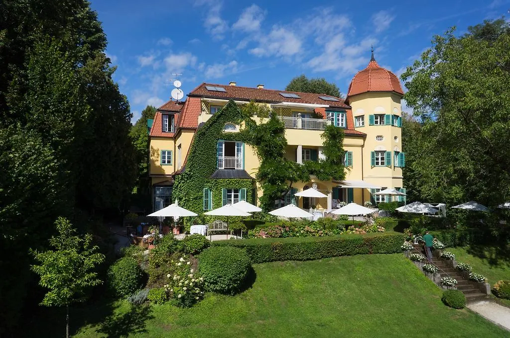 Hotel Seeschlößl Velden-1