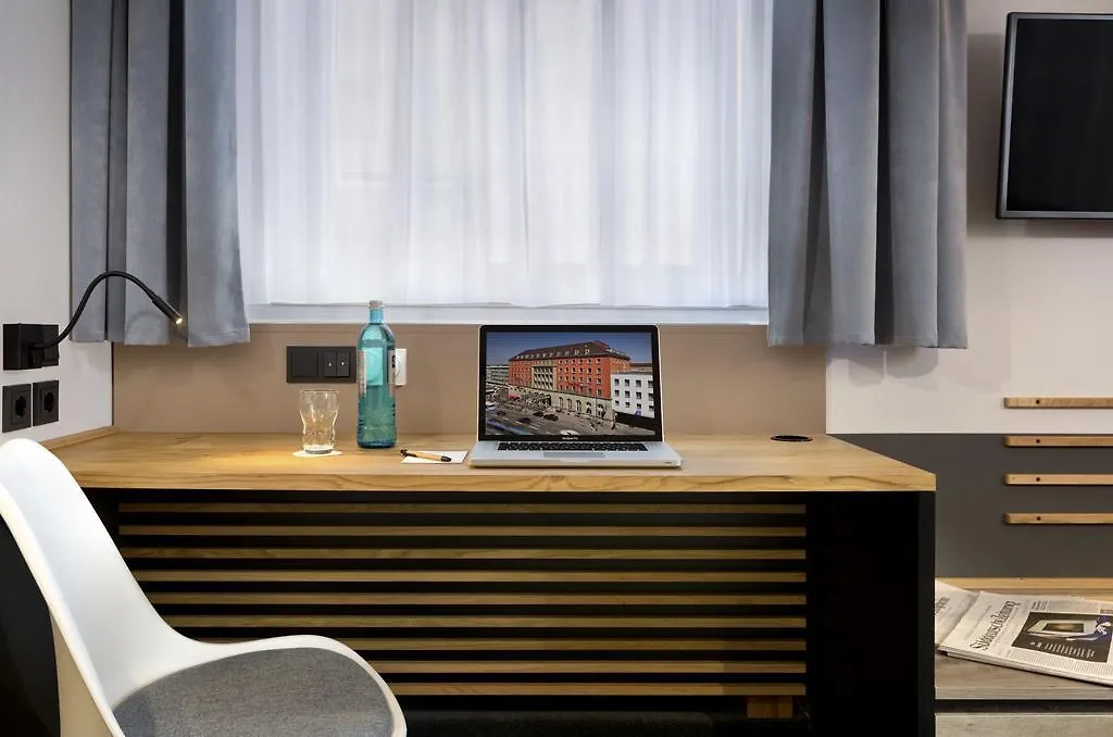 Intercityhotel Muenchen-1