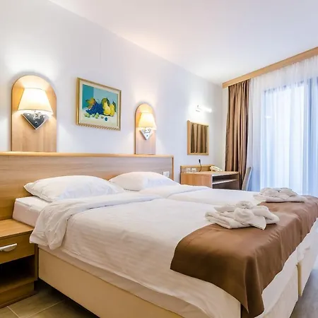 Villa Paradiso 2-2