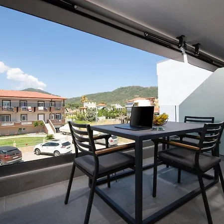 Sky Luxury Suites-3