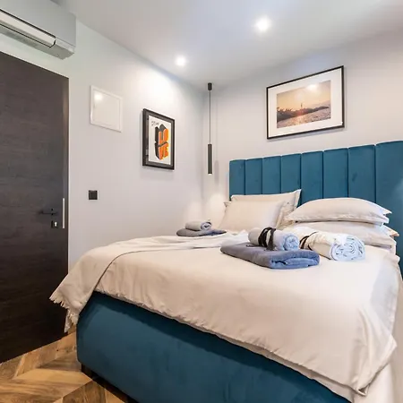 West Coast Deluxe Rooms-2