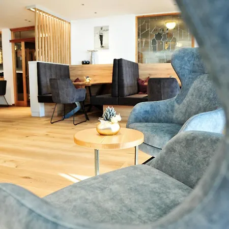 Hotel Roeck Garni-3