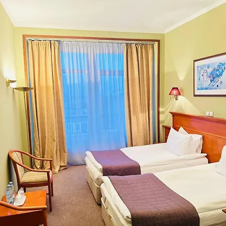 Готель Дніпро Dnipro Hotel-2