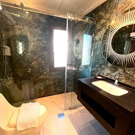 Q Hotel-2