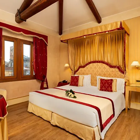 Hotel A La Commedia-2