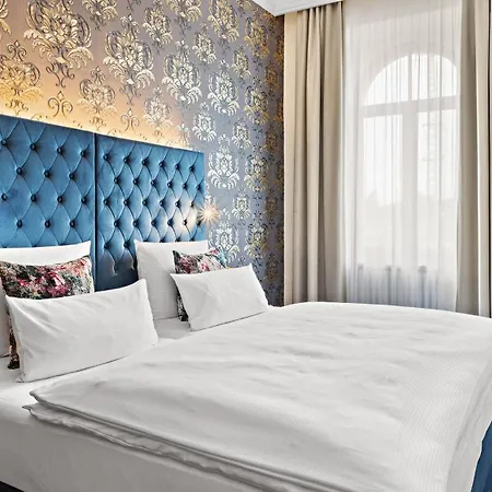 Hotel Bayerischer Hof Dresden-3