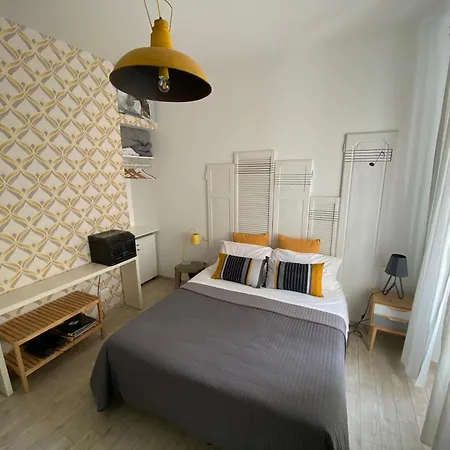 Room Of Arts-3