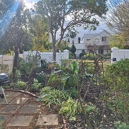 Petit Plaisir Cottage-2