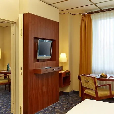 Ramada Hotel Britannia-2