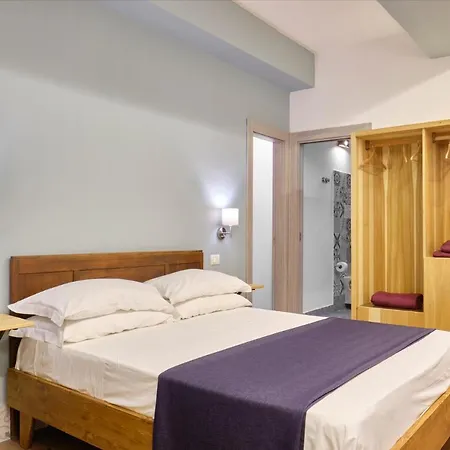 La Via Del Porto Charme Rooms-3