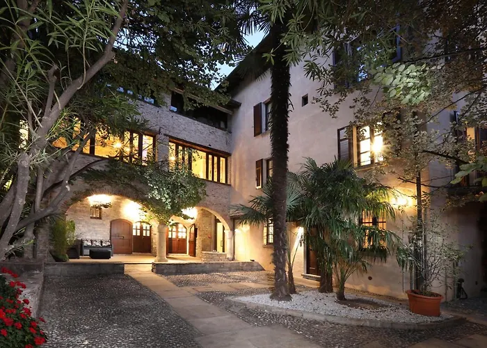 Suites&Atelier Lake