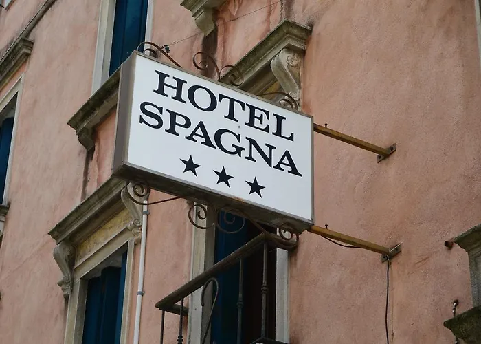 Günstiges Hotel: Hotel Spagna