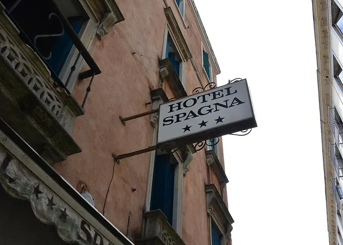 Günstiges Hotel: Hotel Spagna
