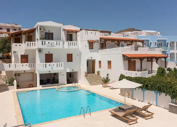 Hotel mit Pool: Adonis Hotel