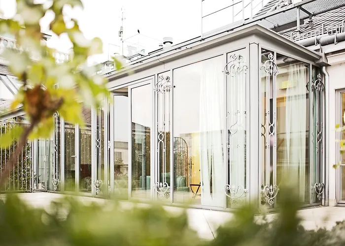 Palais Coburg Hotel