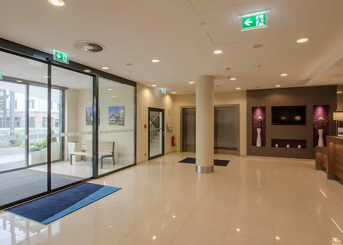 Holiday Inn Express City