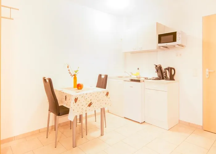 Gästehaus: Haus Emona - Ihre Pension In Freiburg