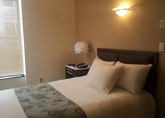  Americana Inn