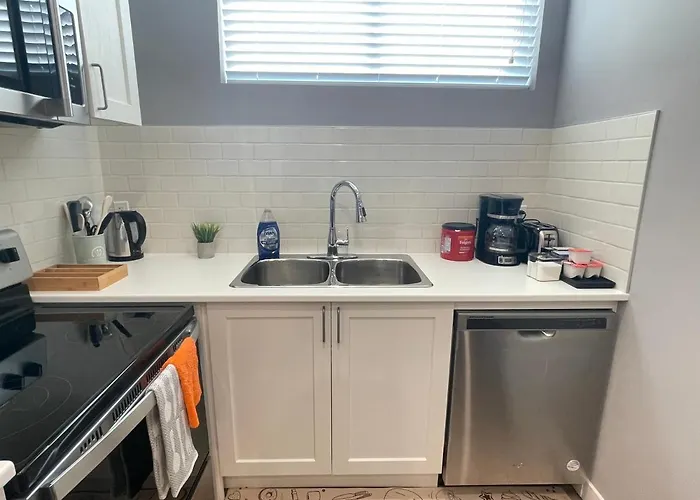 Cozy Basement Suite