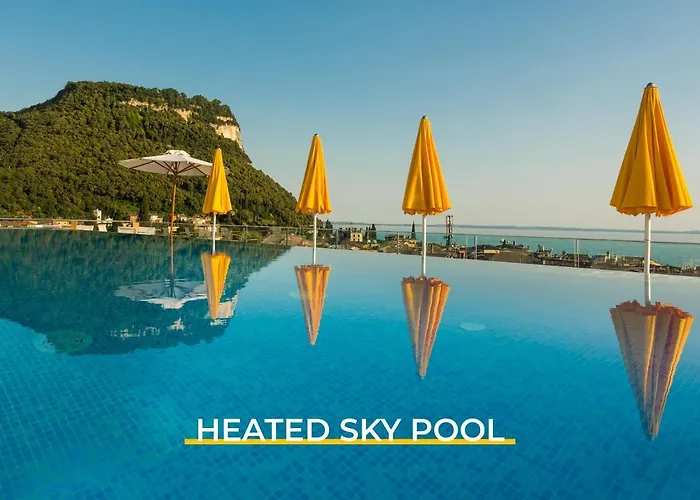  Sky Pool Sole Garda