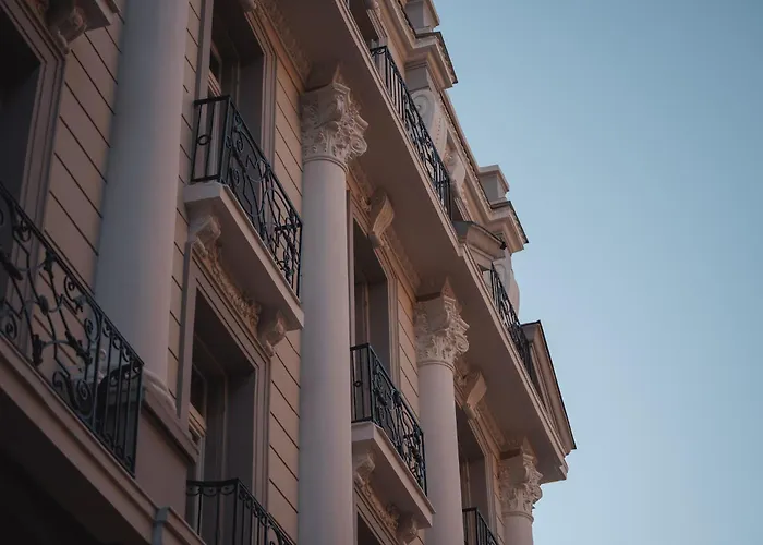Hotel nahe College: Zenith Premium Suites