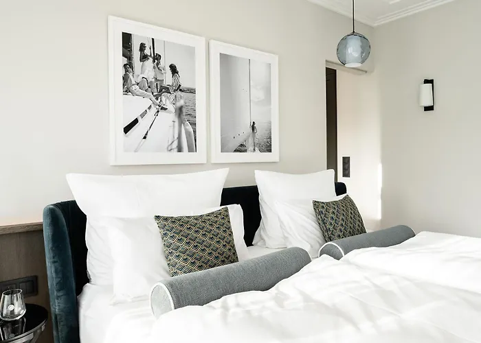 Clounys Hotel