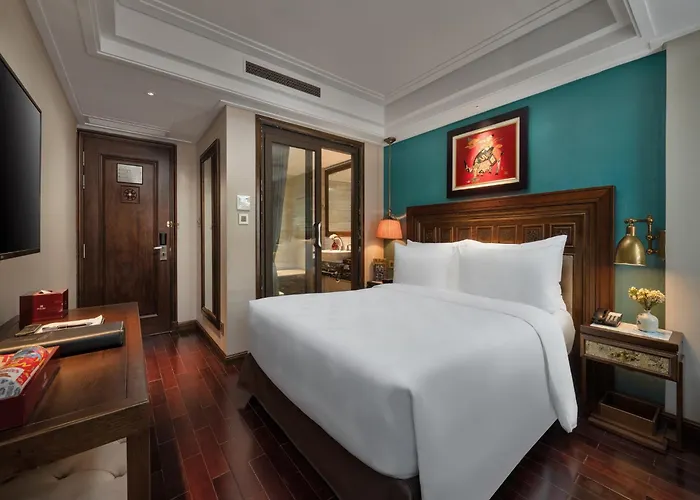 Peridot Gallery Classic Hotel