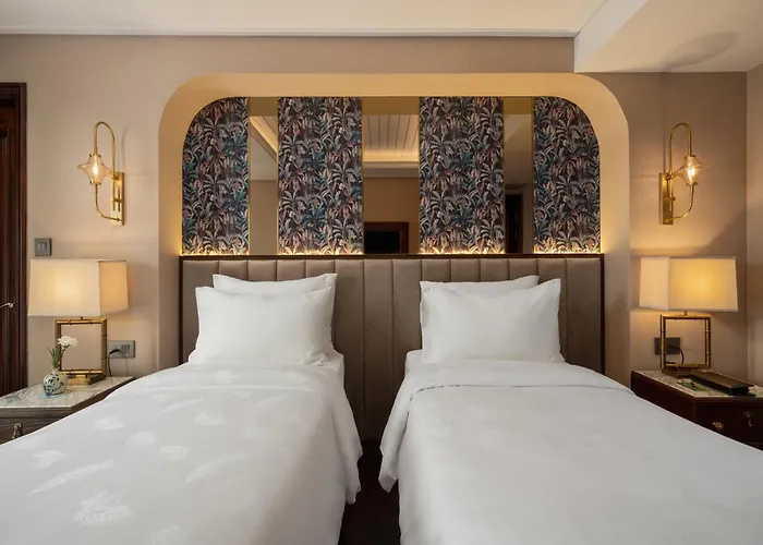 Peridot Gallery Classic Hotel