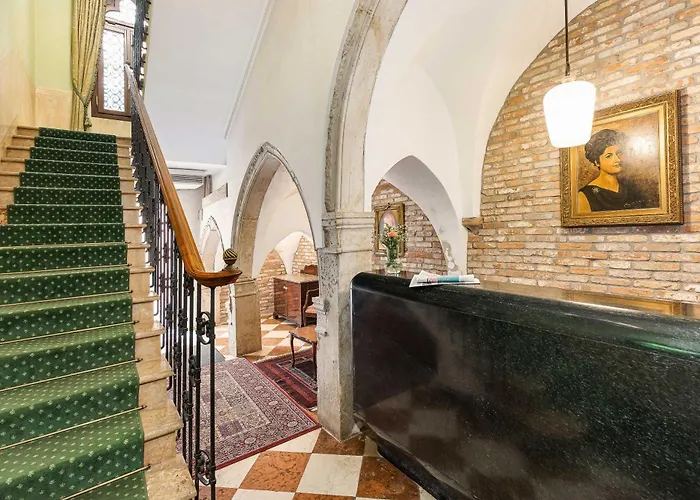 Hotel San Moise