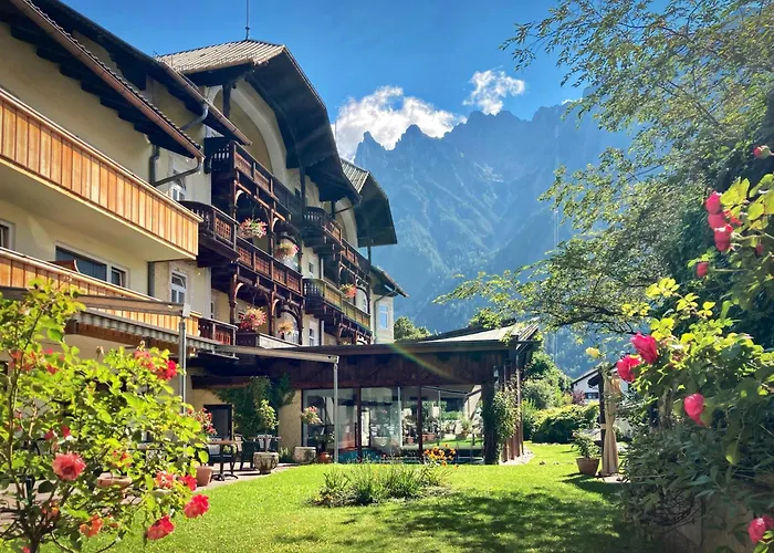 Post-Hotel